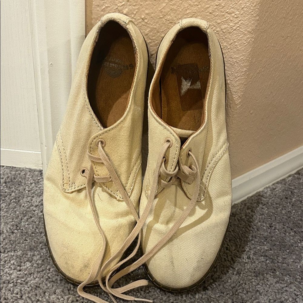 Dr. Martens DELRAY canvas shoes